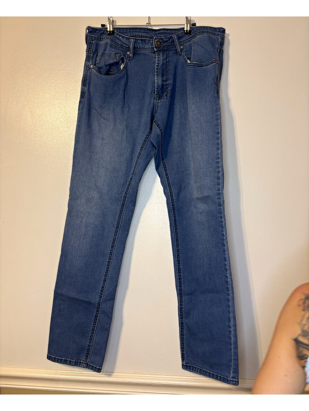 AXEL Men’s Slim Fit Stretch Medium Wash Blue Solid Denim Jeans 34